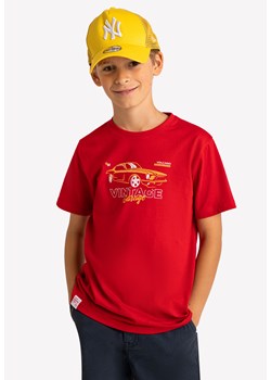 Czerwony t-shirt chłopięcy z nadrukiem samochodu T-FURIOS JUNIOR ze sklepu Volcano.pl w kategorii T-shirty chłopięce - zdjęcie 169422298