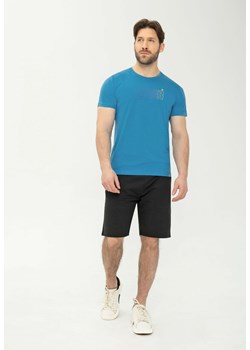 Niebieski męski t-shirt z nadrukiem T-RUNNER ze sklepu Volcano.pl w kategorii T-shirty męskie - zdjęcie 169422489