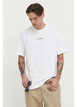 Superdry t-shirt bawełniany męski kolor biały z aplikacją ze sklepu ANSWEAR.com w kategorii T-shirty męskie - zdjęcie 169443206