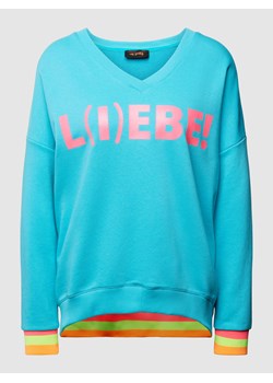 Bluza z nadrukiem ze sloganem ze sklepu Peek&Cloppenburg  w kategorii Bluzy damskie - zdjęcie 169443656