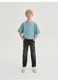 Reserved - Elastyczne jeansy jogger - jasnoszary ze sklepu Reserved w kategorii Spodnie chłopięce - zdjęcie 169458019