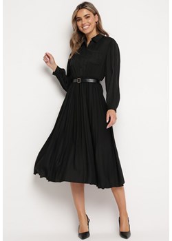 Czarna Plisowana Sukienka Midi z Paskiem z Kołnierzykiem i Kieszeniami Themirlla ze sklepu Born2be Odzież w kategorii Sukienki - zdjęcie 169471177