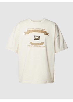 T-shirt o pudełkowym kroju z wyhaftowanym logo ze sklepu Peek&Cloppenburg  w kategorii T-shirty męskie - zdjęcie 169484077