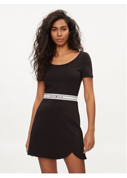 Tommy Jeans Sukienka letnia Logo Tape DW0DW17924 Czarny Regular Fit ze sklepu MODIVO w kategorii Sukienki - zdjęcie 169494068
