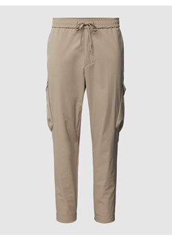 Spodnie cargo o kroju slim fit z kieszeniami z tyłu model ‘Urbanex’ ze sklepu Peek&Cloppenburg  w kategorii Spodnie męskie - zdjęcie 169533828