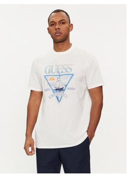 Guess T-Shirt M4GI40 K9RM1 Biały Regular Fit ze sklepu MODIVO w kategorii T-shirty męskie - zdjęcie 169536665