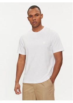 Save The Duck T-Shirt DT1194M BESY18 Biały Regular Fit ze sklepu MODIVO w kategorii T-shirty męskie - zdjęcie 169536735