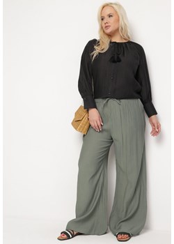 Ciemnozielone Szerokie Spodnie z Wiskozy z Kieszeniami Rowalle ze sklepu Born2be Odzież w kategorii Spodnie damskie - zdjęcie 169539389