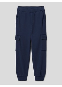 Spodnie dresowe z kieszeniami cargo ze sklepu Peek&Cloppenburg  w kategorii Spodnie chłopięce - zdjęcie 169557769
