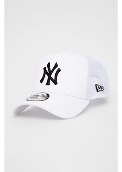 New Era czapka kolor biały z aplikacją 12285467.WHITE-WHITE ze sklepu PRM w kategorii Czapki z daszkiem męskie - zdjęcie 169564445