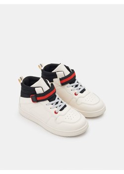Sinsay - Sneakersy za kostkę - beżowy ze sklepu Sinsay w kategorii Buty sportowe dziecięce - zdjęcie 169580036
