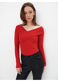 Mohito - Prążkowana czerwona bluzka - czerwony ze sklepu Mohito w kategorii Bluzki damskie - zdjęcie 169589576