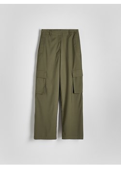 Reserved - Spodnie z kieszeniami cargo - zielony ze sklepu Reserved w kategorii Spodnie damskie - zdjęcie 169590079