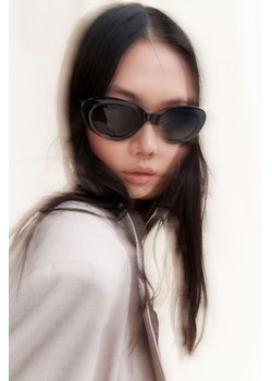 H & M - Owalne okulary przeciwsłoneczne - Czarny ze sklepu H&M w kategorii Okulary przeciwsłoneczne damskie - zdjęcie 169590878