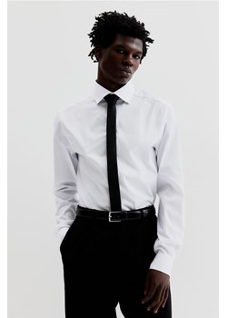 H & M - Elastyczna koszula Slim Fit - Biały ze sklepu H&M w kategorii Koszule męskie - zdjęcie 169593376