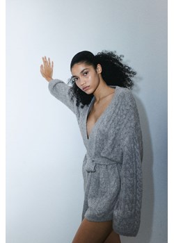 H & M - Kardigan w warkoczowy splot z wiązanym paskiem - Szary ze sklepu H&M w kategorii Swetry damskie - zdjęcie 169597248