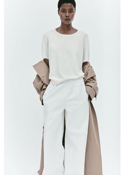 H & M - Dzianinowy top - Biały ze sklepu H&M w kategorii Bluzki damskie - zdjęcie 169597676