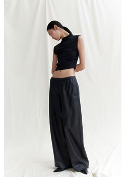 H & M - Krótki top z półgolfem - Czarny ze sklepu H&M w kategorii Bluzki damskie - zdjęcie 169598046