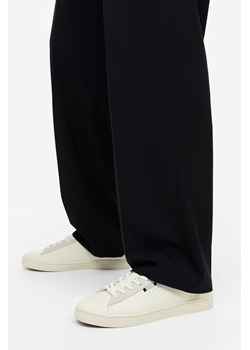H & M - Buty sportowe z imitacji skóry - Biały ze sklepu H&M w kategorii Trampki męskie - zdjęcie 169598778