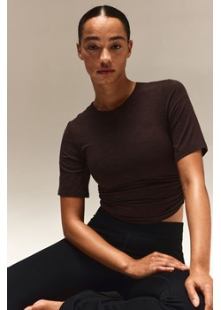H & M - Sportowy T-shirt Supersoft DryMove - Brązowy ze sklepu H&M w kategorii Bluzki damskie - zdjęcie 169599276