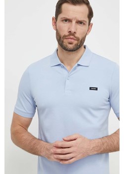 Calvin Klein polo męski kolor niebieski gładki ze sklepu ANSWEAR.com w kategorii T-shirty męskie - zdjęcie 169601355