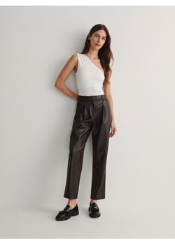 Reserved - Luźne spodnie z imitacji skóry - brązowy ze sklepu Reserved w kategorii Spodnie damskie - zdjęcie 169606708