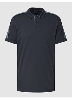 Koszulka polo z detalami z logo ze sklepu Peek&Cloppenburg  w kategorii T-shirty męskie - zdjęcie 169620466