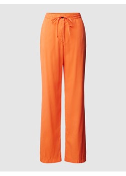 Spodnie materiałowe o rozkloszowanym kroju z kieszeniami z tyłu ze sklepu Peek&Cloppenburg  w kategorii Spodnie damskie - zdjęcie 169620666