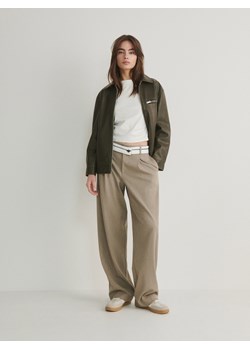 Reserved - Szerokie spodnie z kontrastowym pasem - beżowy ze sklepu Reserved w kategorii Spodnie damskie - zdjęcie 169639899