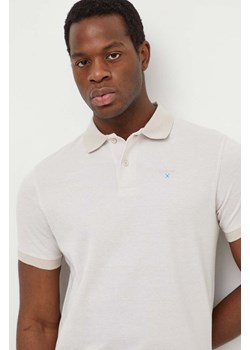 Barbour polo bawełniane kolor beżowy gładki ze sklepu ANSWEAR.com w kategorii T-shirty męskie - zdjęcie 169649567
