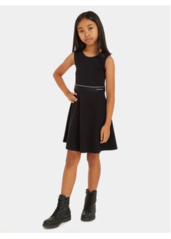 Calvin Klein Jeans Sukienka letnia Logo Tape IG0IG02497 Czarny Regular Fit ze sklepu MODIVO w kategorii Sukienki dziewczęce - zdjęcie 169658088