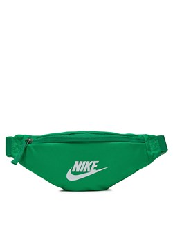 Saszetka nerka Nike DB0488-324 Zielony ze sklepu eobuwie.pl w kategorii Nerki - zdjęcie 169658789