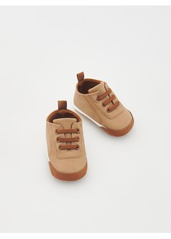 Reserved - Klasyczne trampki - brązowy ze sklepu Reserved w kategorii Buciki niemowlęce - zdjęcie 169660927