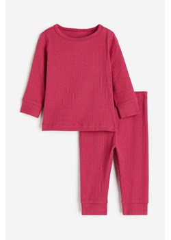 H & M - Bawełniany komplet w prążki - Różowy ze sklepu H&M w kategorii Komplety niemowlęce - zdjęcie 169677526