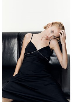 H & M - Satynowa sukienka ze strassem - Czarny ze sklepu H&M w kategorii Sukienki - zdjęcie 169678409