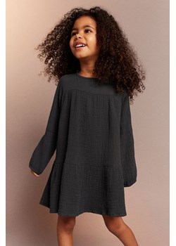 H & M - Trapezowa sukienka z muślinu - Szary ze sklepu H&M w kategorii Sukienki dziewczęce - zdjęcie 169679137