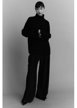 H & M - Sweter w prążki z półgolfem - Czarny ze sklepu H&M w kategorii Swetry damskie - zdjęcie 169679416