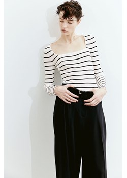 H & M - Dzianinowy top z dekoltem karo - Biały ze sklepu H&M w kategorii Bluzki damskie - zdjęcie 169679749