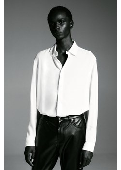 H & M - Koszula z wiskozy Regular Fit - Biały ze sklepu H&M w kategorii Koszule męskie - zdjęcie 169681117
