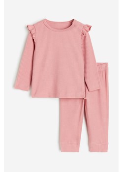 H & M - Bawełniany komplet w prążki - Różowy ze sklepu H&M w kategorii Komplety niemowlęce - zdjęcie 169681239