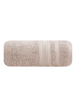 Ręcznik judy (07) 70x140 cm pudrowy ze sklepu 5.10.15 w kategorii Ręczniki - zdjęcie 169684285
