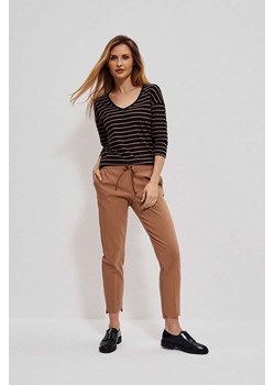 Beżowe gładkie spodnie damskie z wiązaniem ze sklepu 5.10.15 w kategorii Spodnie damskie - zdjęcie 169684665