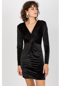 Czarna welurowa sukienka koktajlowa o długości mini RUE PARIS ze sklepu 5.10.15 w kategorii Sukienki - zdjęcie 169684807