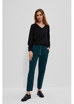 Zielone spodnie damskie z kantem ze sklepu 5.10.15 w kategorii Spodnie damskie - zdjęcie 169686628