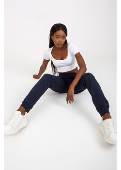 BASIC FEEL GOOD Granatowe dresowe spodnie basic z kieszeniami ze sklepu 5.10.15 w kategorii Spodnie damskie - zdjęcie 169686739
