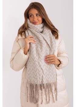 Zimowy szal damski we wzory beżowy ze sklepu 5.10.15 w kategorii Szaliki i chusty damskie - zdjęcie 169686837