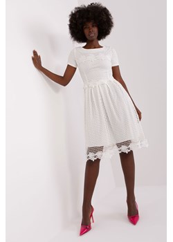 Ecru ażurowa sukienka koktajlowa z krótkim rękawem ze sklepu 5.10.15 w kategorii Sukienki - zdjęcie 169688536