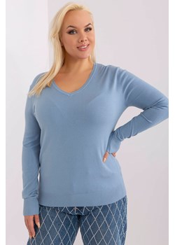 Dopasowany sweter plus size z wiskozy jasny niebieski ze sklepu 5.10.15 w kategorii Swetry damskie - zdjęcie 169689218