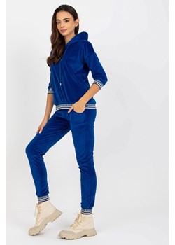 Kobaltowy miękki komplet welurowy ze spodniami ze sklepu 5.10.15 w kategorii Dresy damskie - zdjęcie 169689696