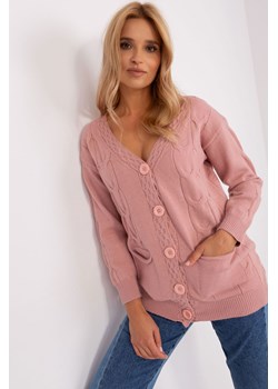 Jasnoróżowy sweter damski rozpinany z warkoczami ze sklepu 5.10.15 w kategorii Swetry damskie - zdjęcie 169689869